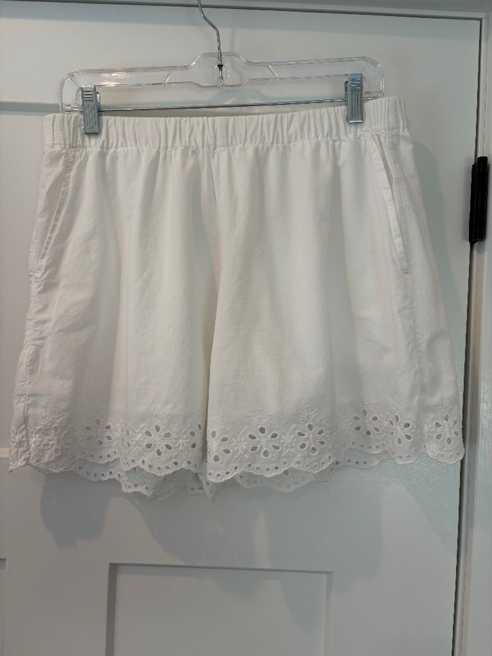 Gap embroidered ladies short